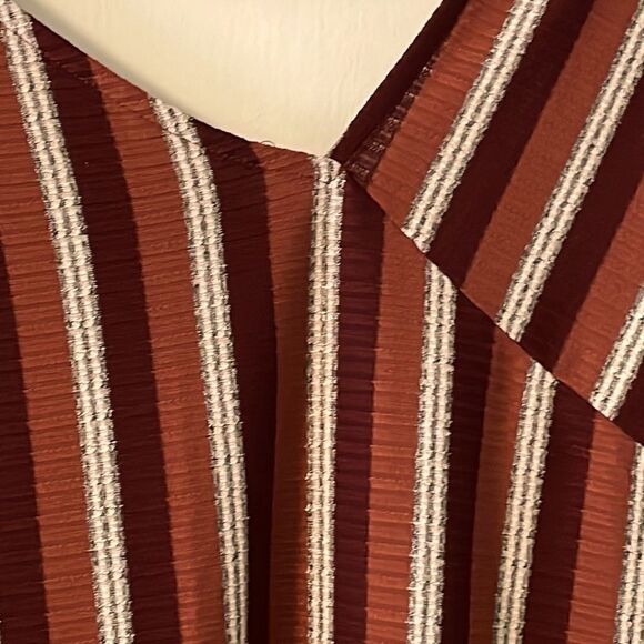 Umgee comfortable asymmetrical textured stripe dress in brown and white size 1X - Picture 2 of 9